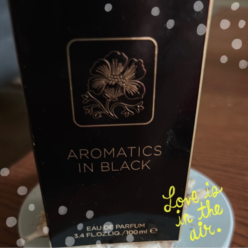 Clinique Aromatics in Black
